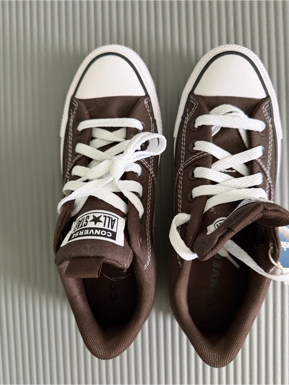 Converse Women’s Brown Low Top Sneakers with White Laces